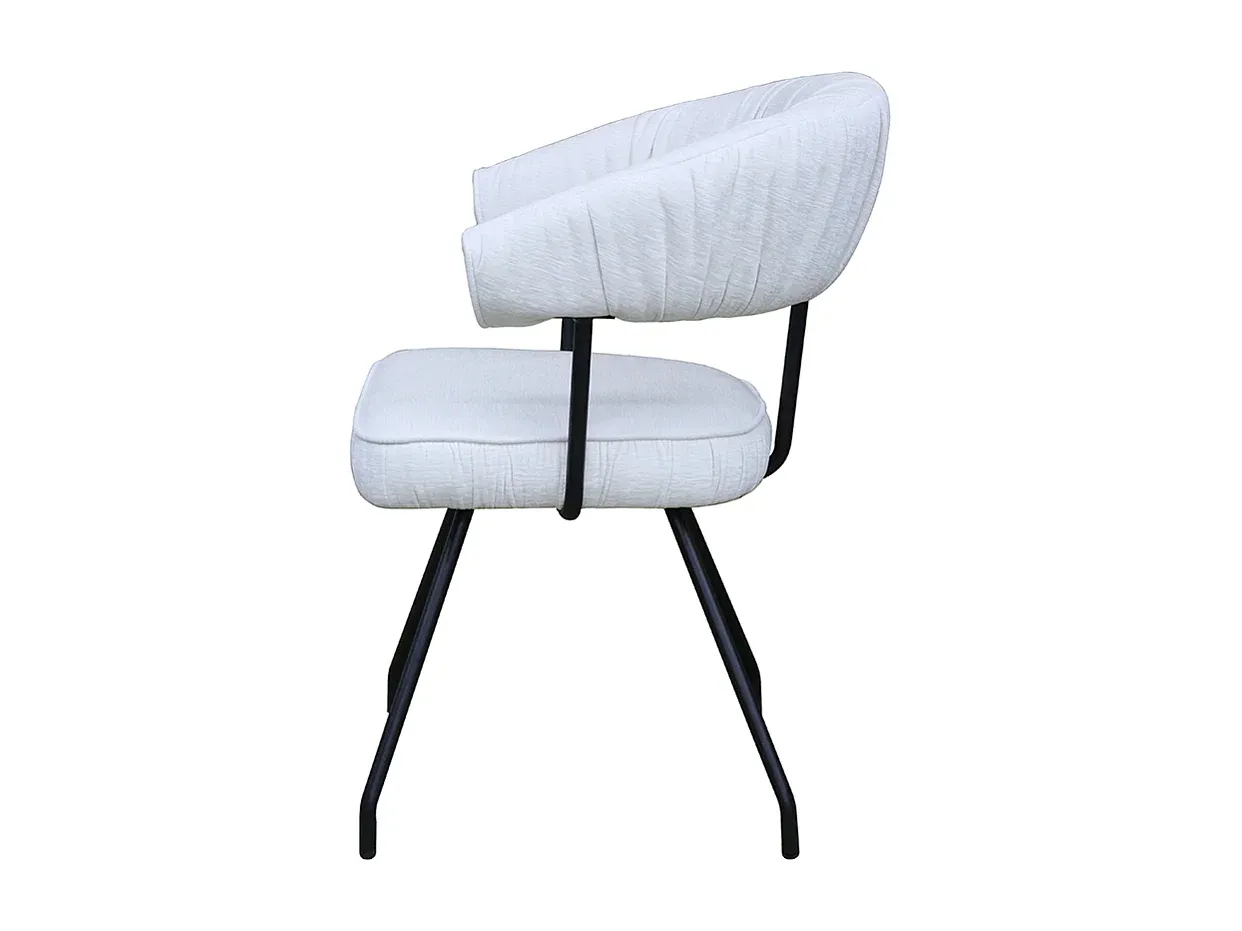 Moderner Esszimmerstuhl in Cremeweißem Stoff