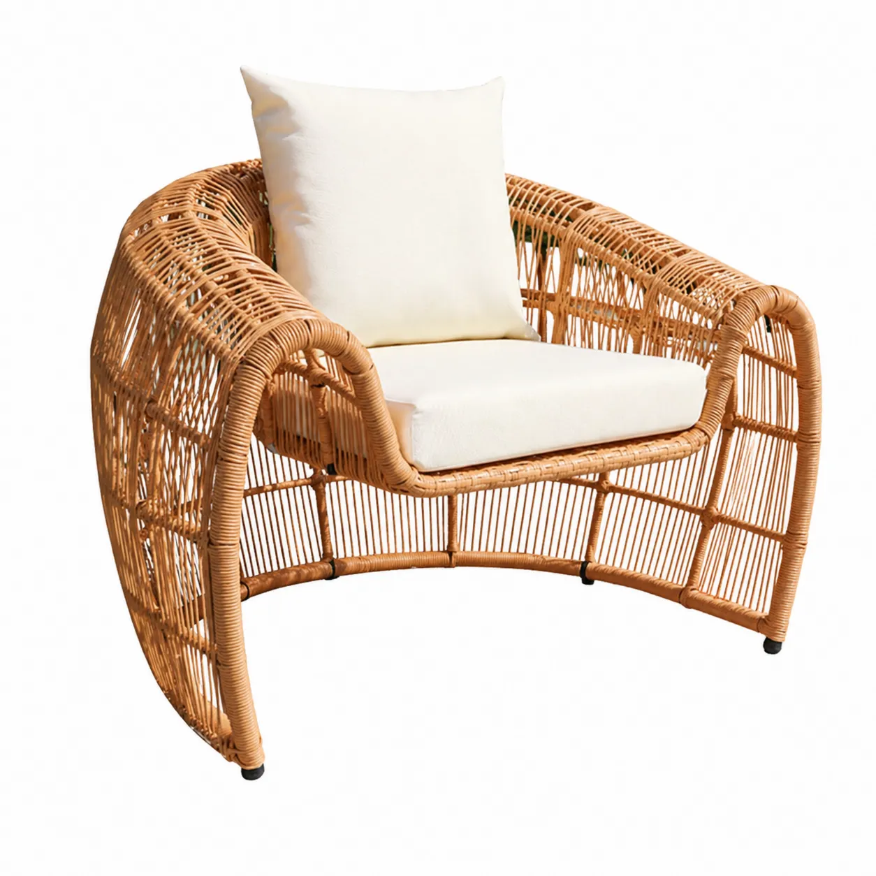 Fauteuil en osier avec coussins en polyester crème