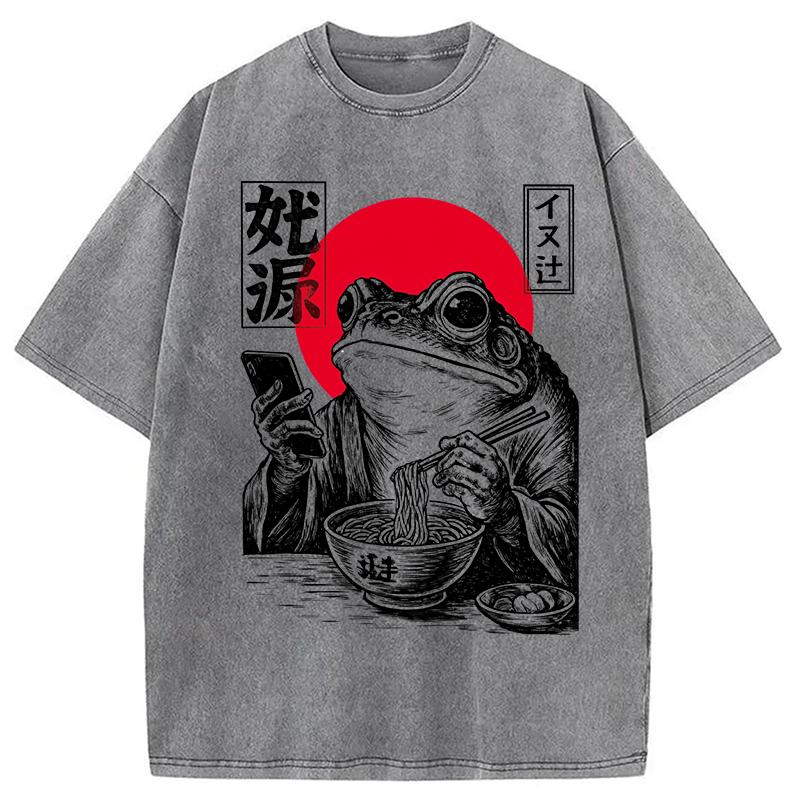 Modecanvas Funny Grumpy Frog Eat Ramen and Scroll Phone DTG Printing Washed T-Shirt