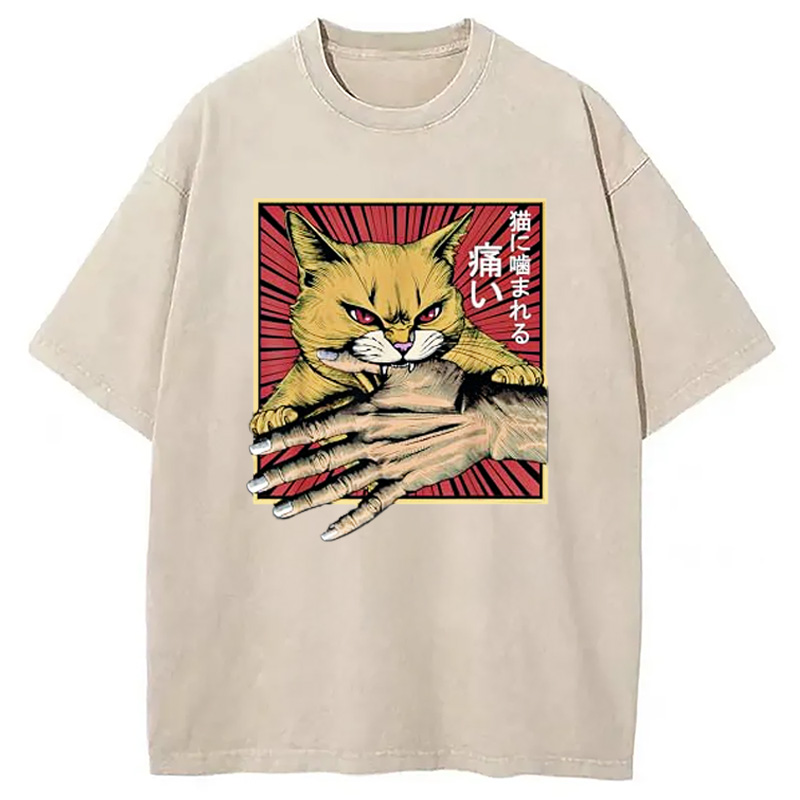 Modecanvas Anime Cat Bite Japanese Art Retro Washed T-Shirt