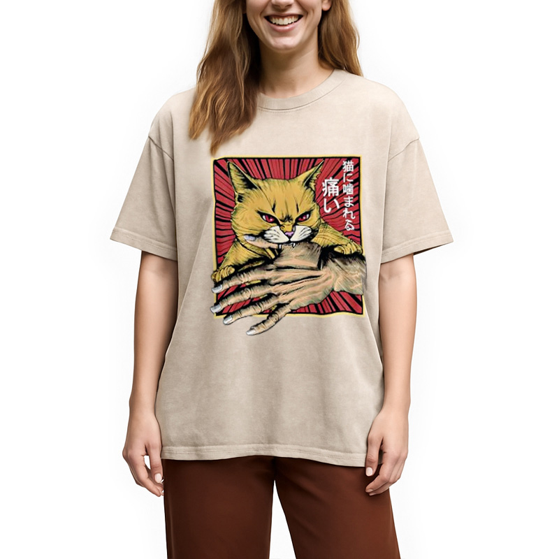 Modecanvas Anime Cat Bite Japanese Art Retro Washed T-Shirt