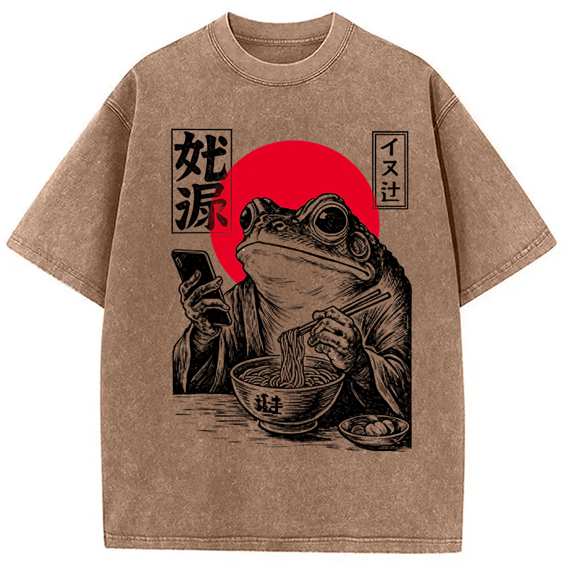 Modecanvas Funny Grumpy Frog Eat Ramen and Scroll Phone DTG Printing Washed T-Shirt