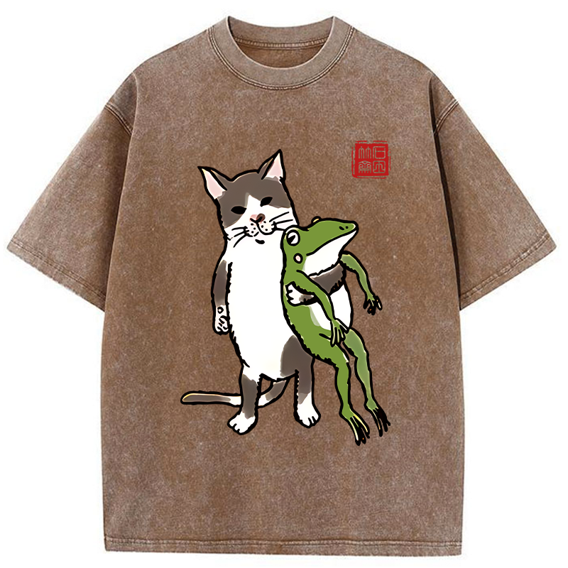 Modecanvas Cat Holding A Frog Washed T-Shirt-modecanvas