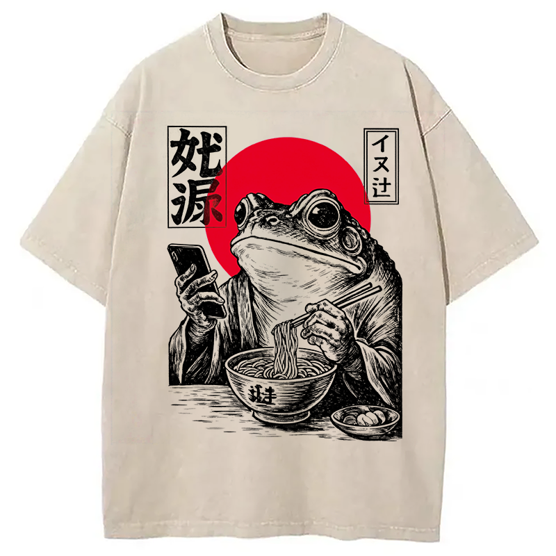 Modecanvas Funny Grumpy Frog Eat Ramen and Scroll Phone DTG Printing Washed T-Shirt