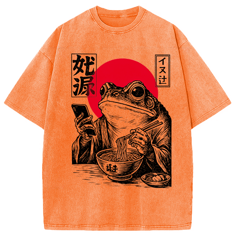 Modecanvas Funny Grumpy Frog Eat Ramen and Scroll Phone DTG Printing Washed T-Shirt