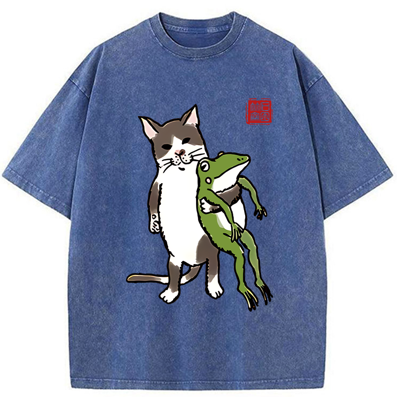 Modecanvas Cat Holding A Frog Washed T-Shirt-modecanvas