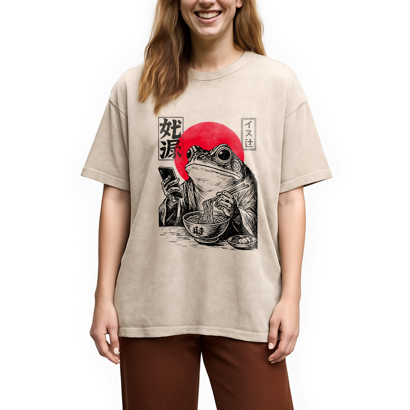 Modecanvas Funny Grumpy Frog Eat Ramen and Scroll Phone DTG Printing Washed T-Shirt