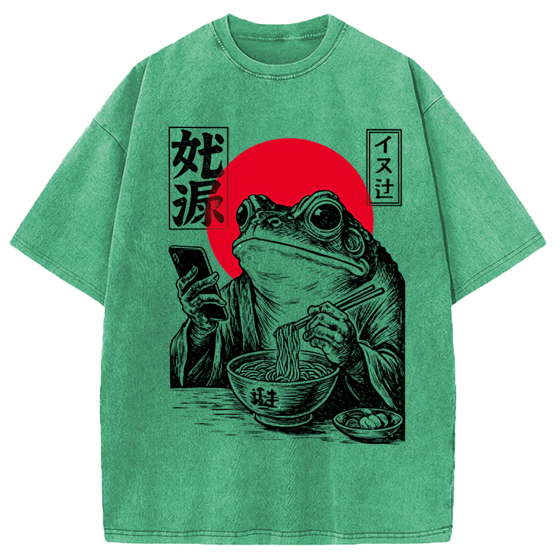 Modecanvas Funny Grumpy Frog Eat Ramen and Scroll Phone DTG Printing Washed T-Shirt
