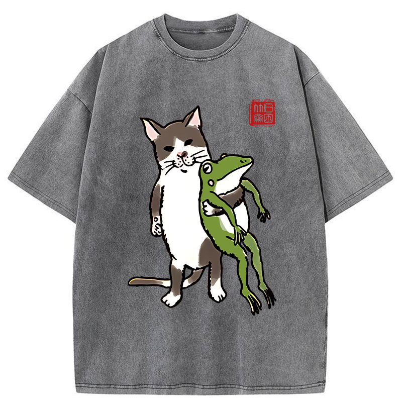 Modecanvas Cat Holding A Frog Washed T-Shirt-modecanvas