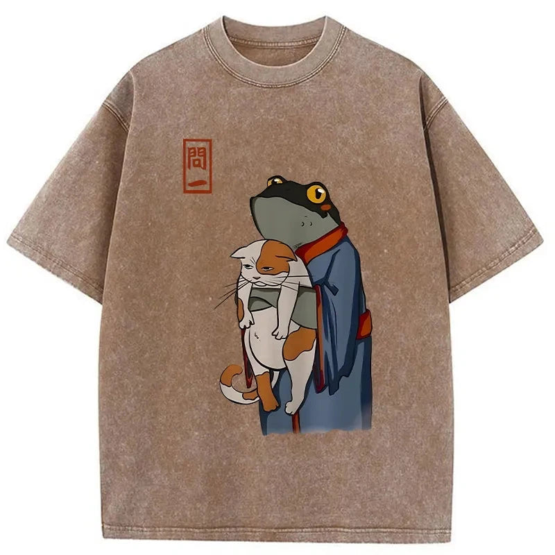 Modecanvas The Frog Holds The Cat Washed T-Shirt