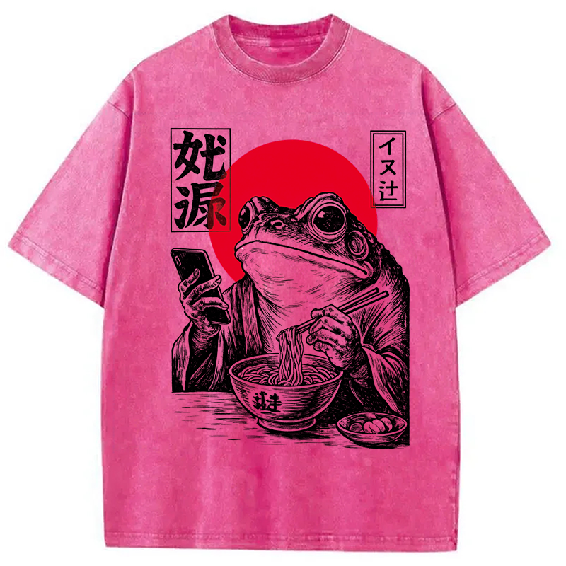 Modecanvas Funny Grumpy Frog Eat Ramen and Scroll Phone DTG Printing Washed T-Shirt