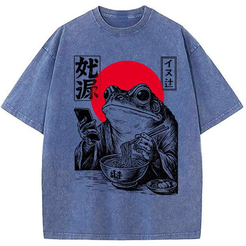Modecanvas Funny Grumpy Frog Eat Ramen and Scroll Phone DTG Printing Washed T-Shirt