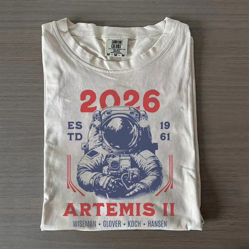 Artemis II Astronaut Graphic T-shirt