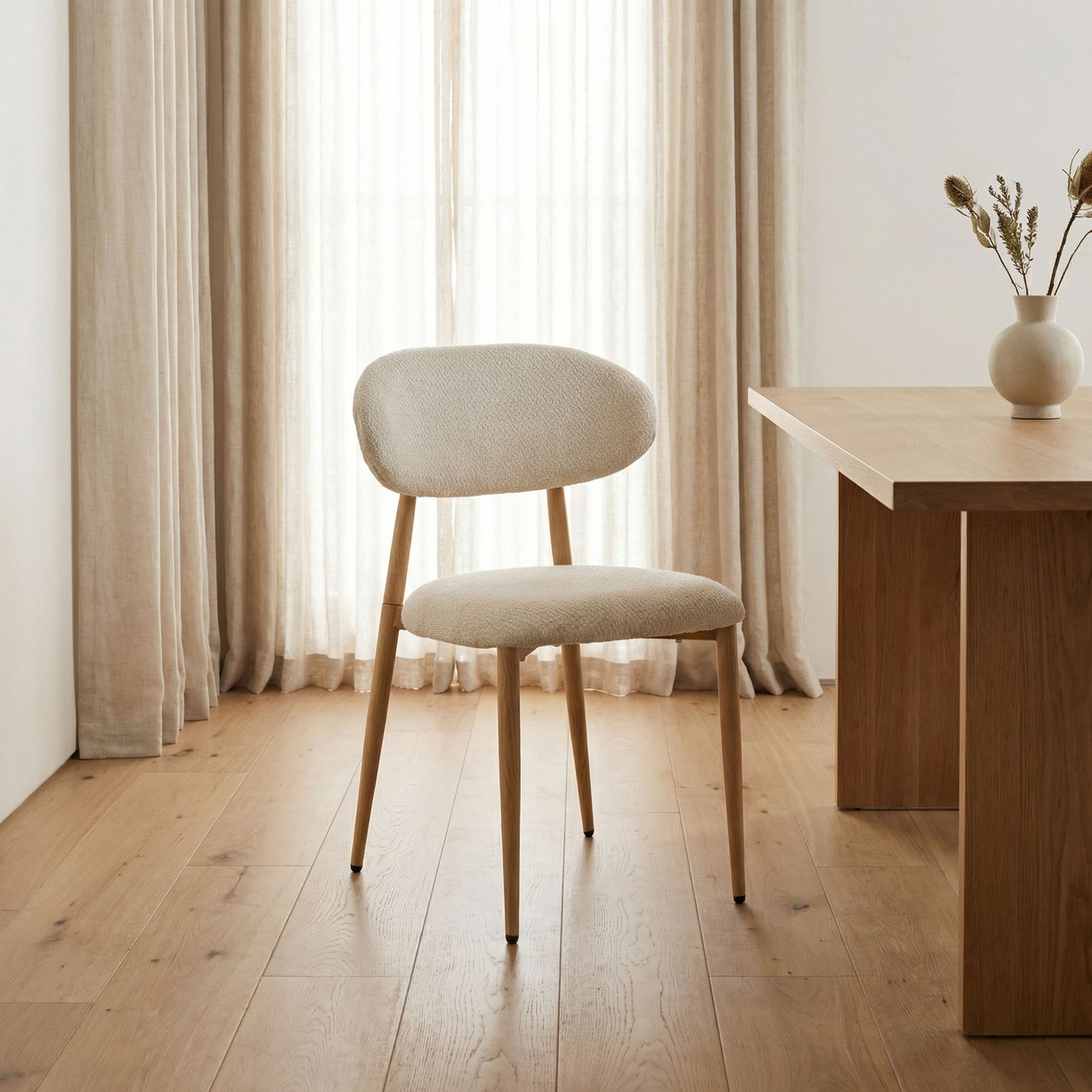 LYKKVØ Design-Polsterstuhl Set (2 Stück) – Ergonomischer Komfort in Beige mit Walnuss-Optik