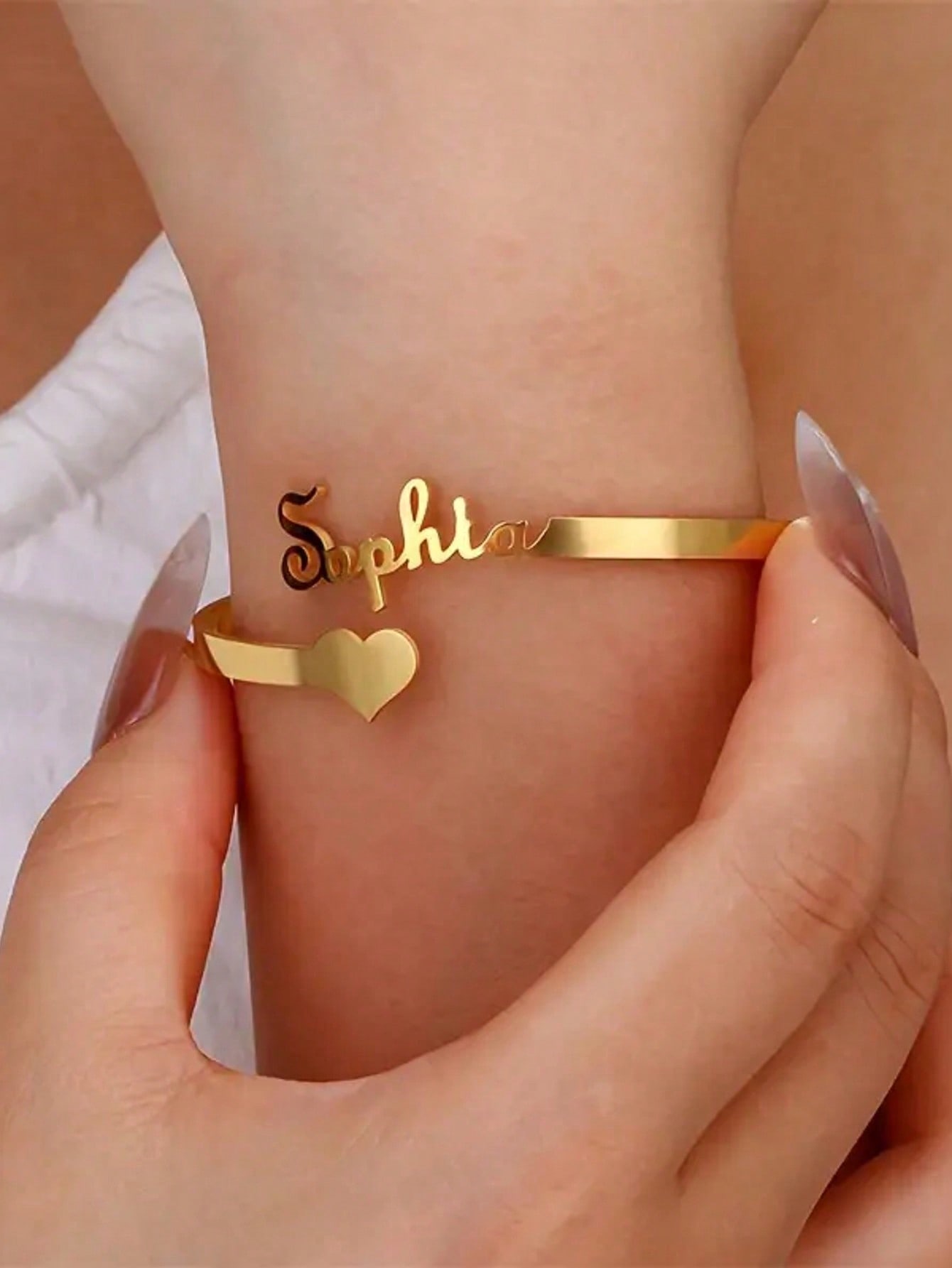 Custom Heart & Name Cuff Bracelet Elegant Engraved Jewelry for Daily Wear & Valentine's Day