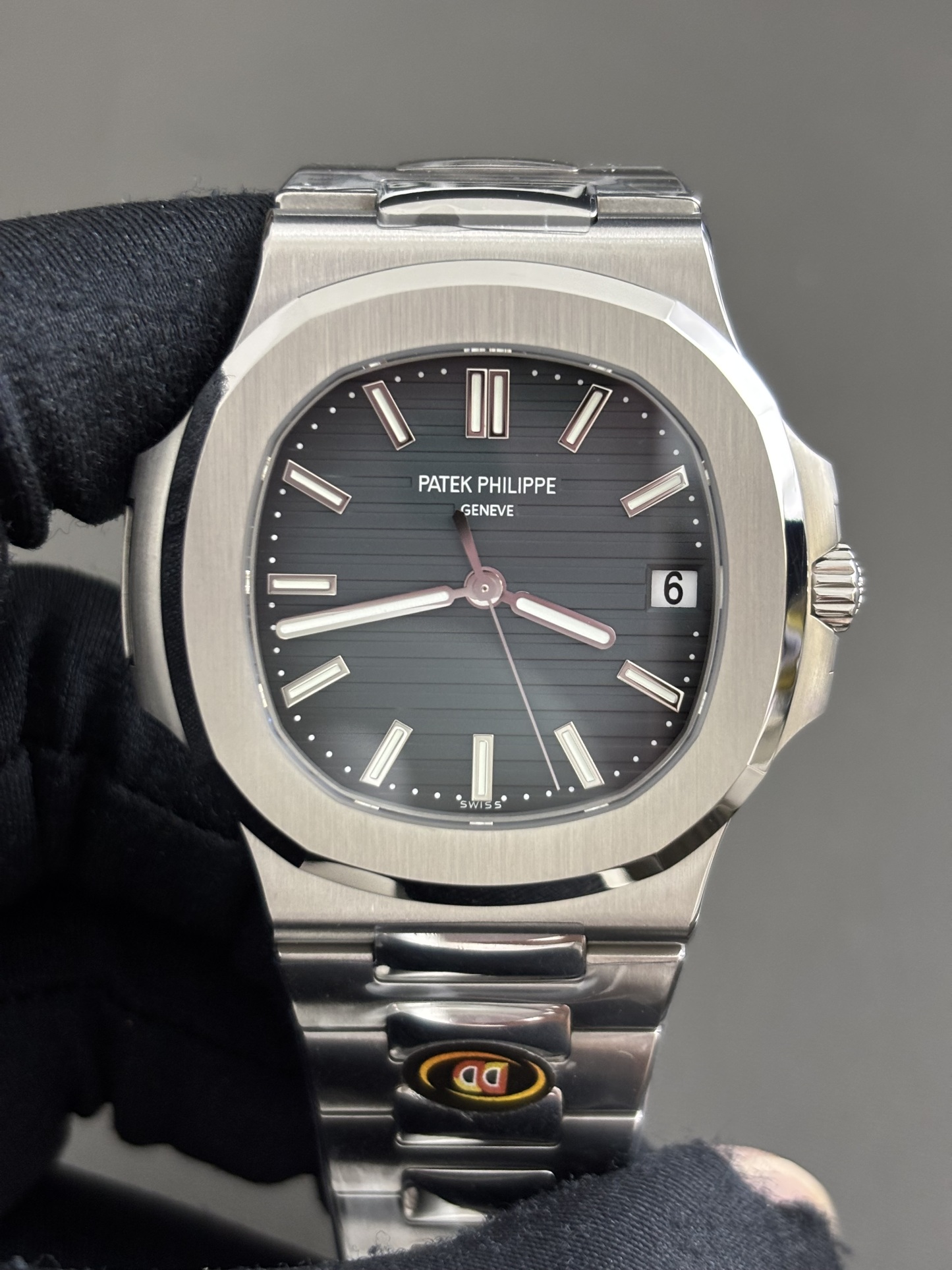 Patek Philippe Nautilus Series 5711/1A - 001