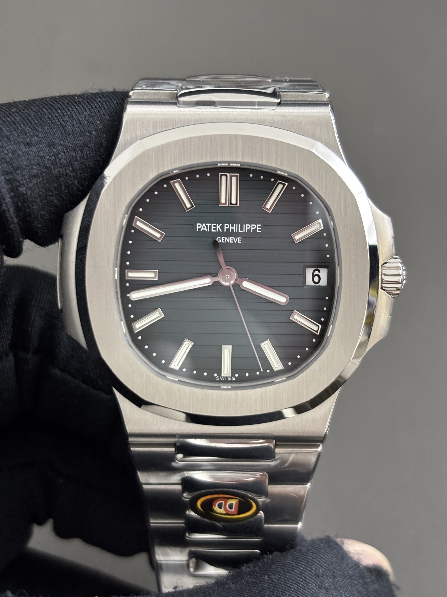 Patek Philippe Nautilus Series 5711/1A - 001