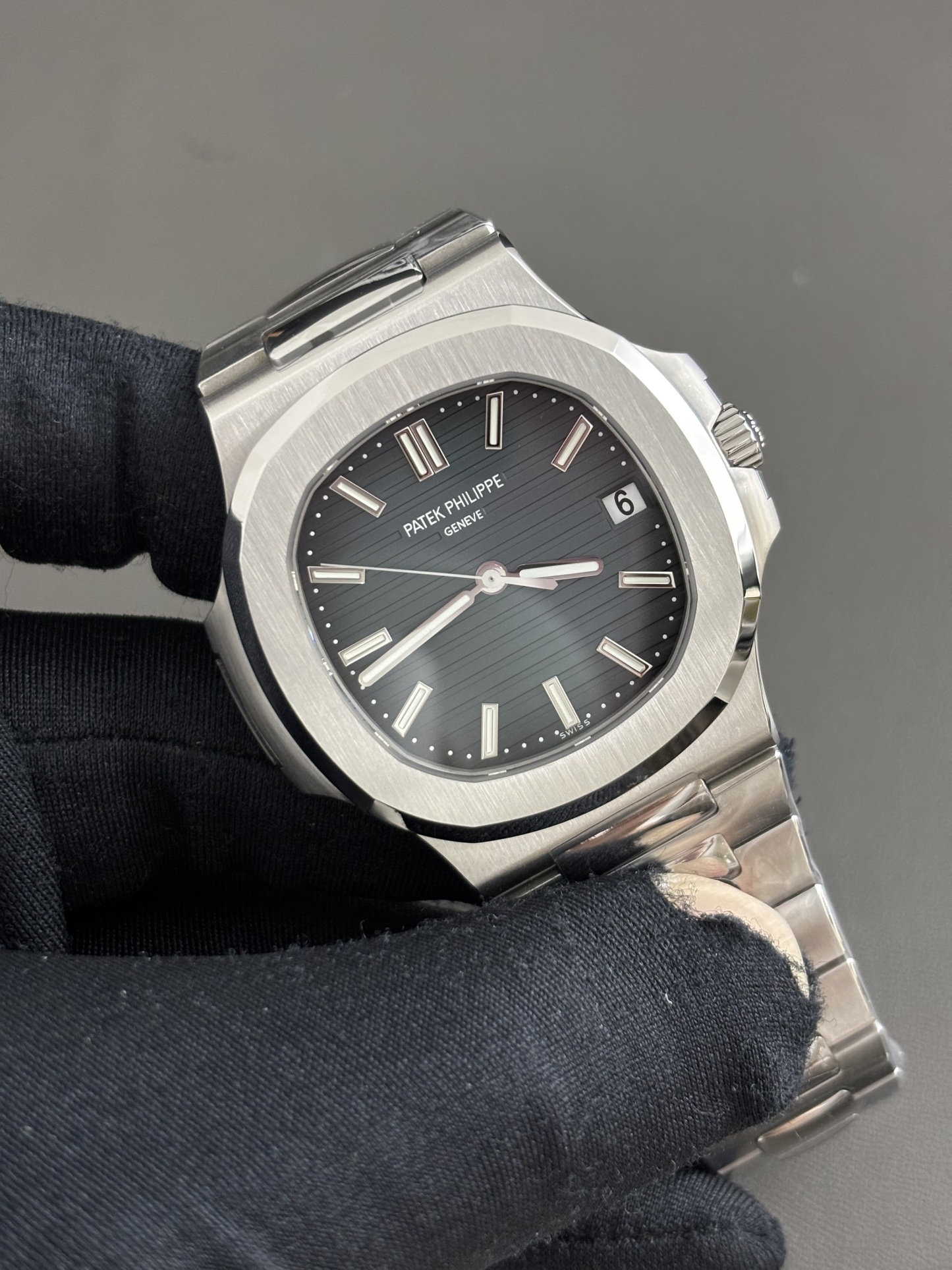 Patek Philippe Nautilus Series 5711/1A - 001