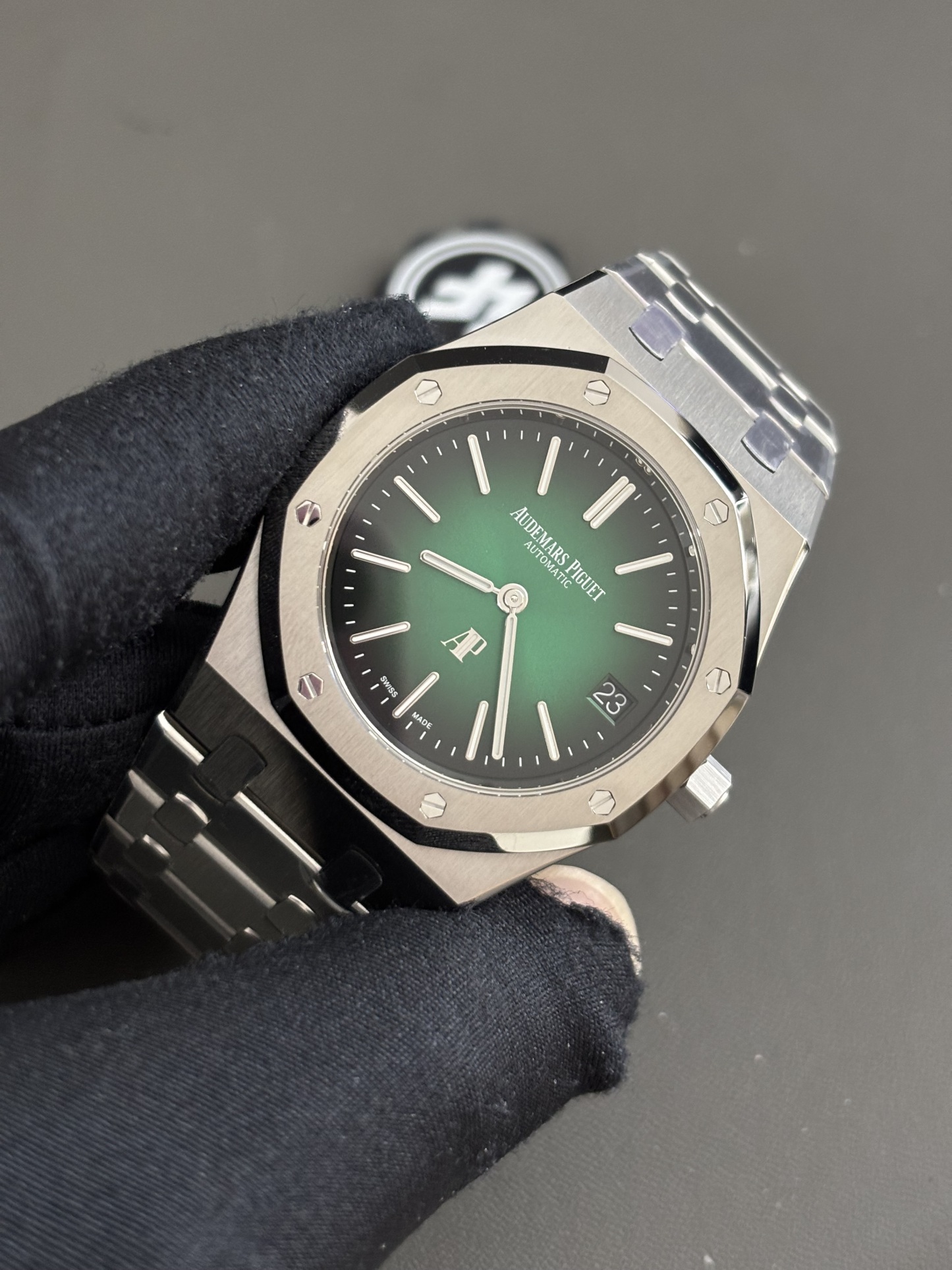 Audemars Piguet  15202PT 39MM