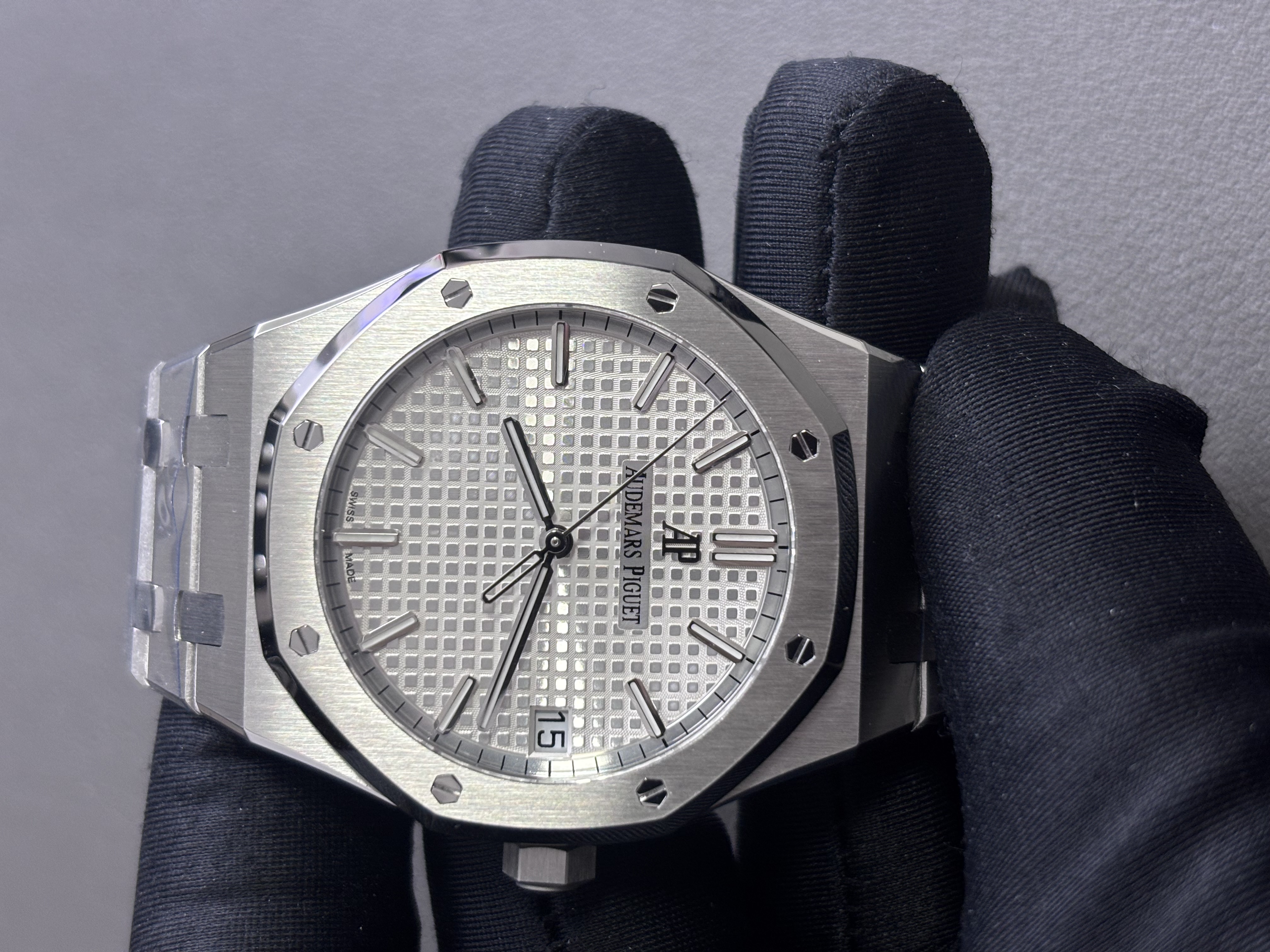 Audemars Piguet  AP  15500ST 41MM