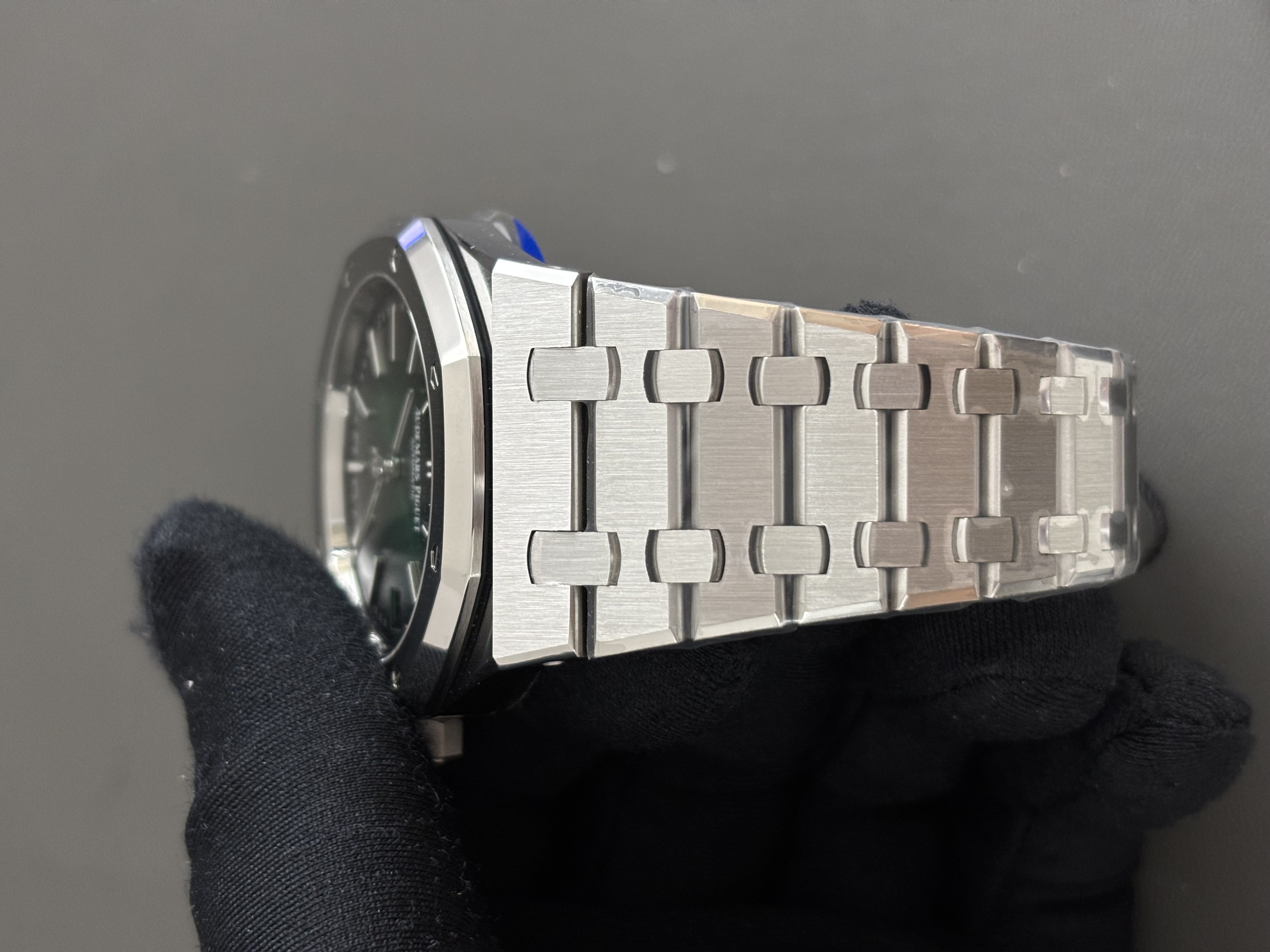 Audemars Piguet  15202PT 39MM