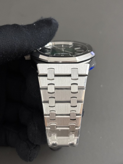 Audemars Piguet  15202PT 39MM