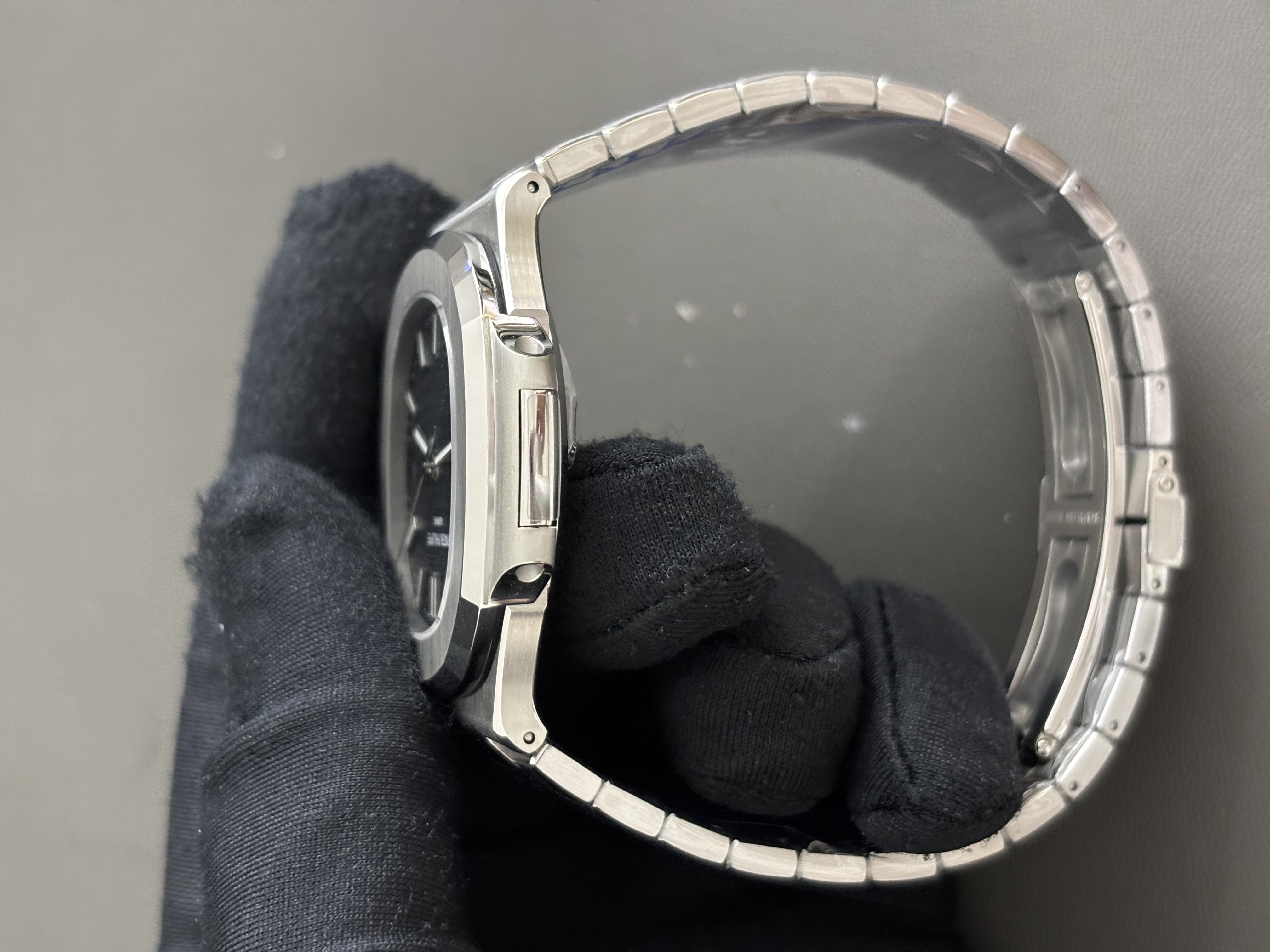 Patek Philippe Nautilus Series 5711/1A - 001
