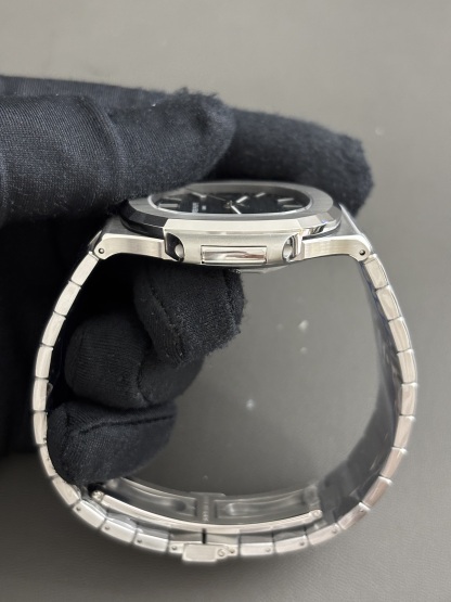Patek Philippe Nautilus Series 5711/1A - 001
