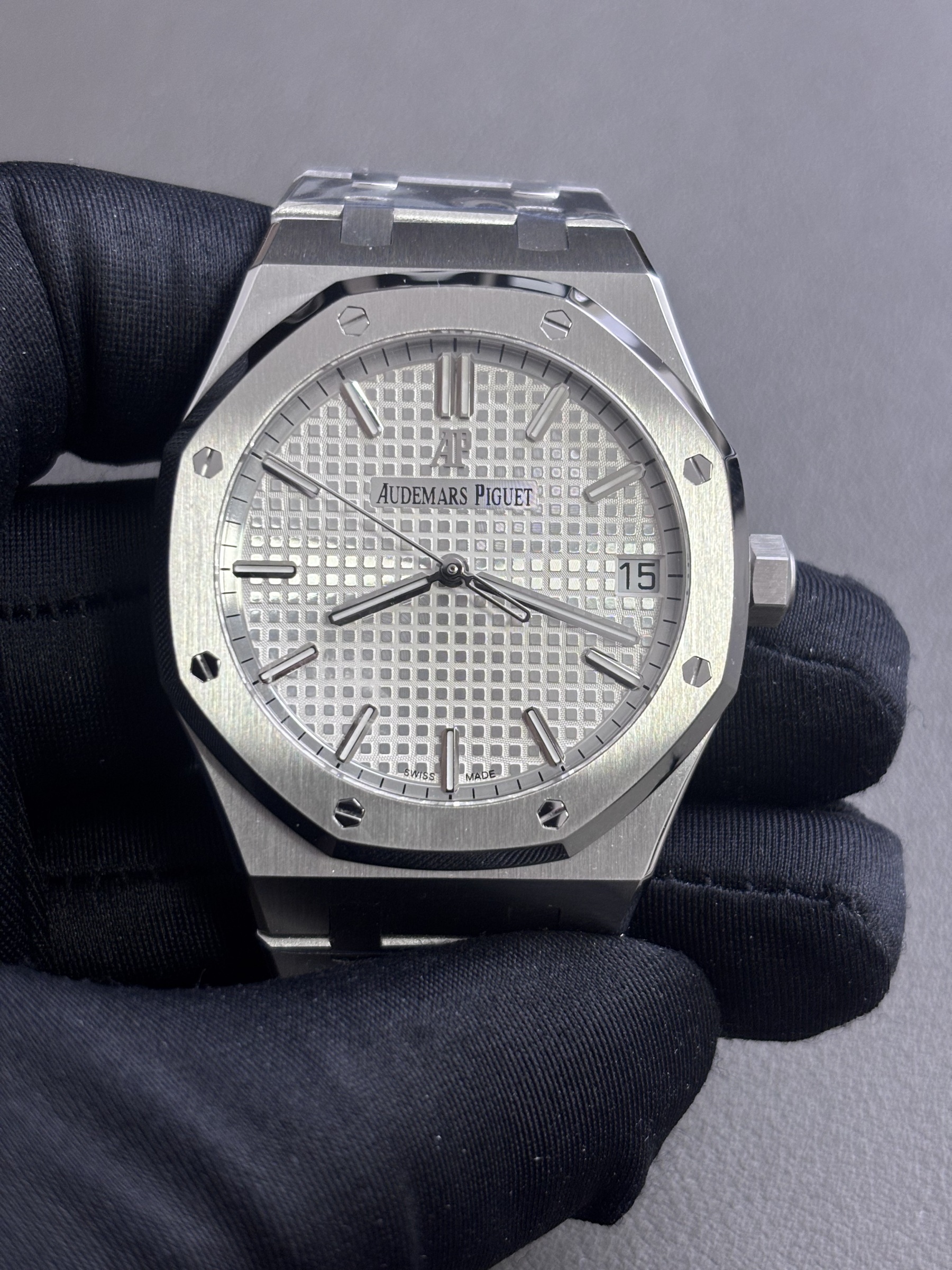 Audemars Piguet  AP  15500ST 41MM