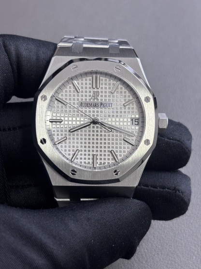 Audemars Piguet  AP  15500ST 41MM