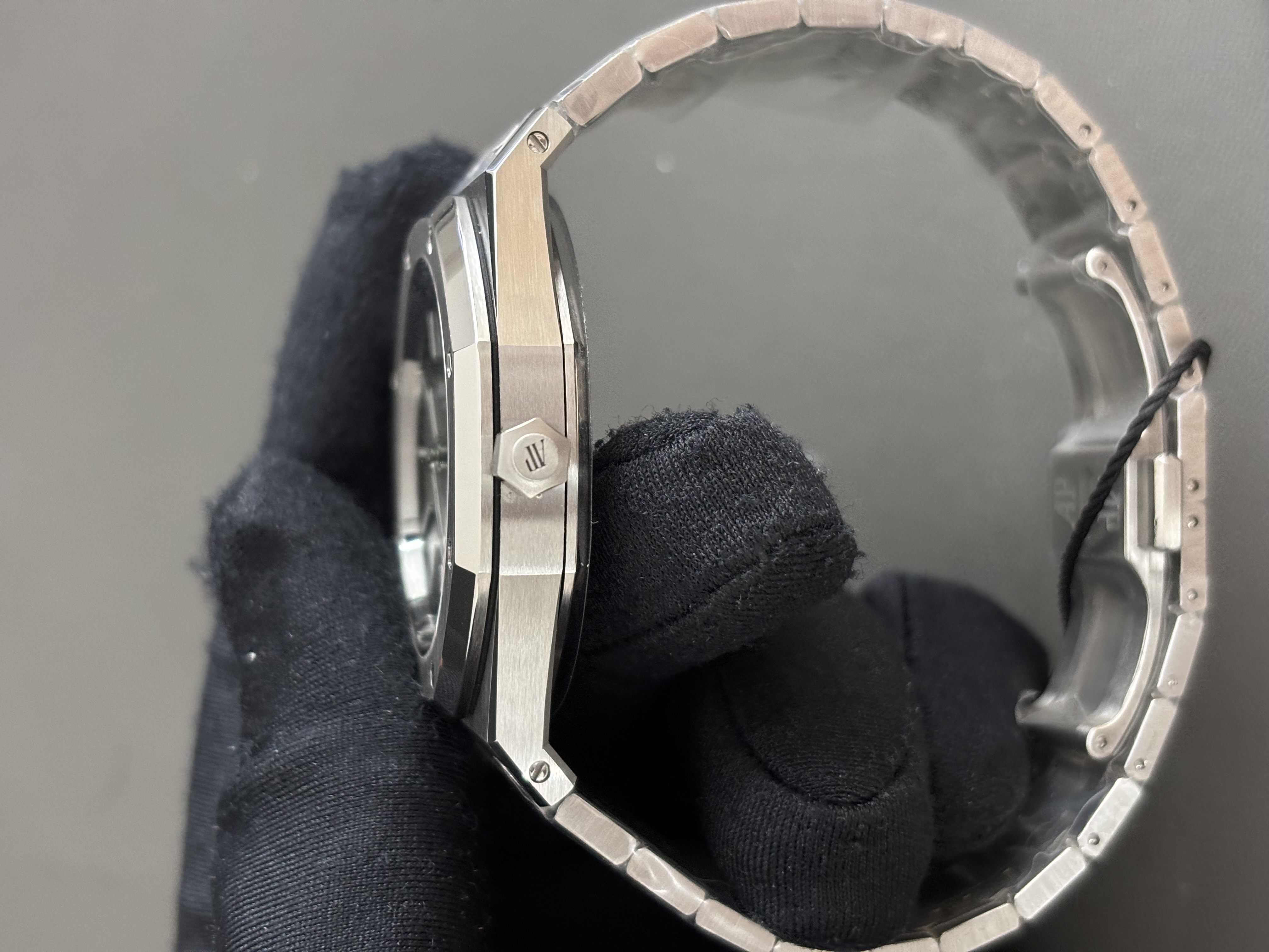 Audemars Piguet  15202PT 39MM
