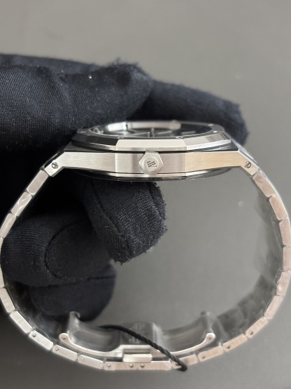 Audemars Piguet  15202PT 39MM