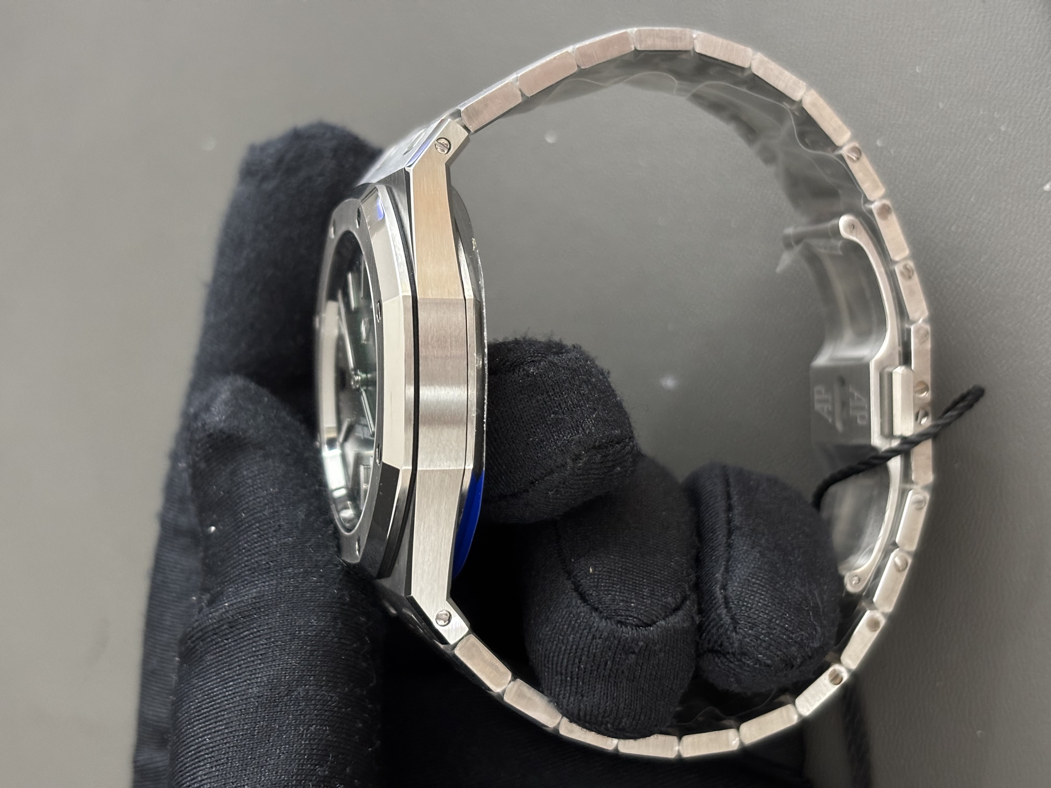 Audemars Piguet  15202PT 39MM