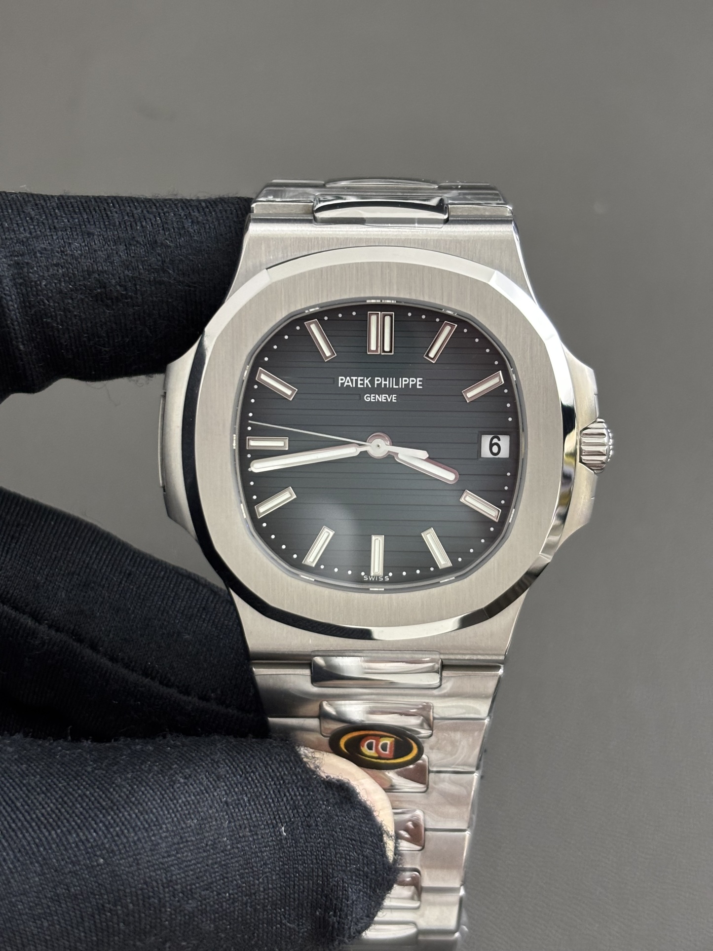 Patek Philippe Nautilus Series 5711/1A - 001
