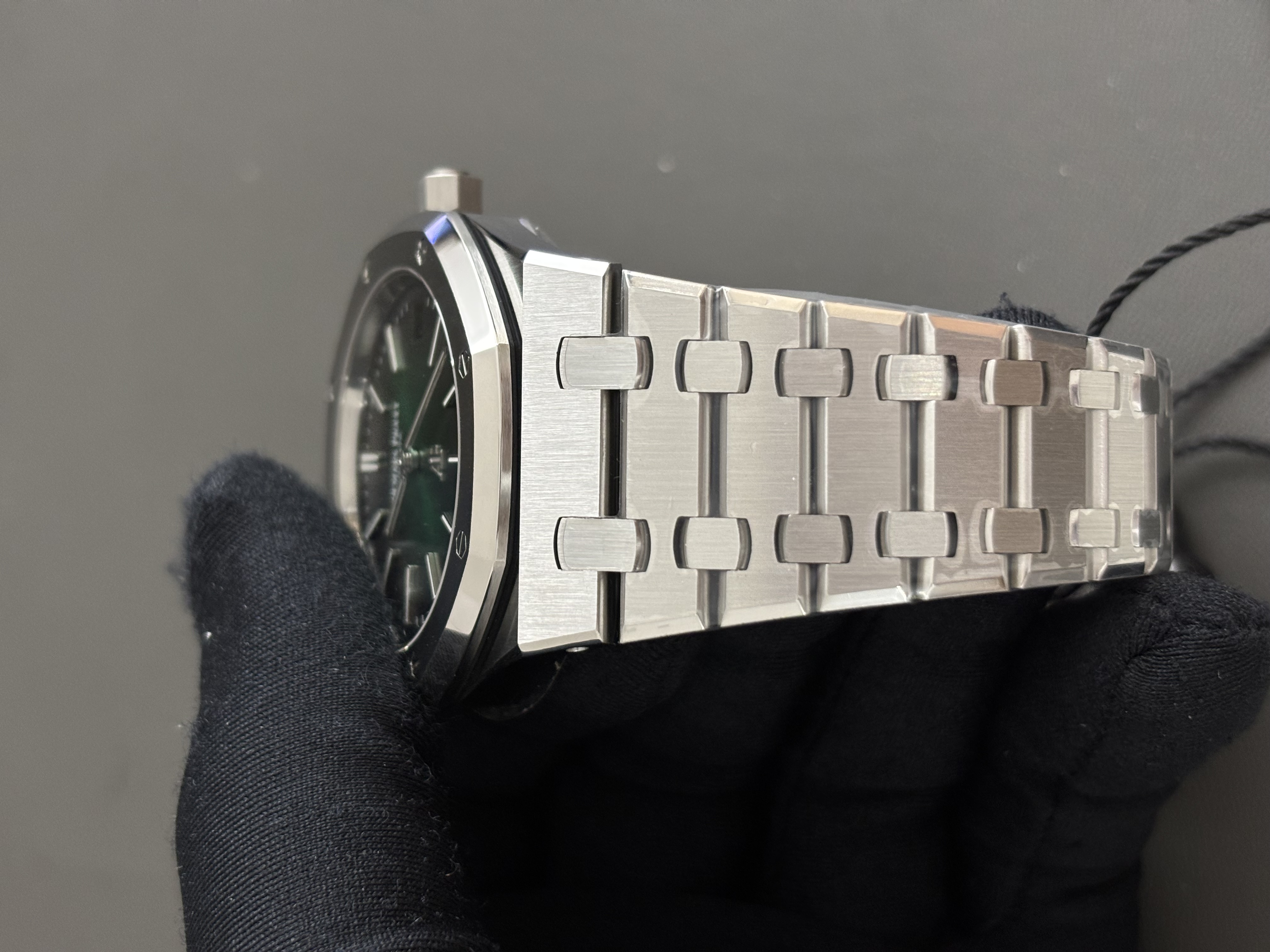 Audemars Piguet  15202PT 39MM
