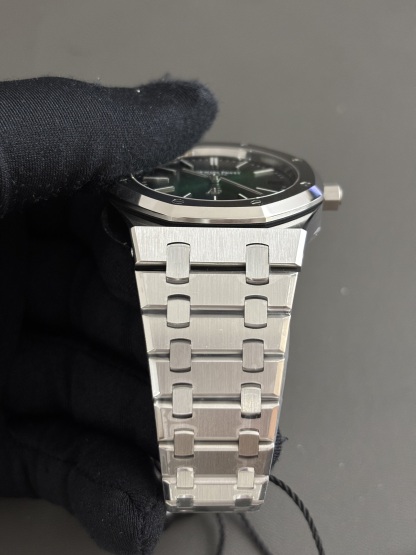 Audemars Piguet  15202PT 39MM