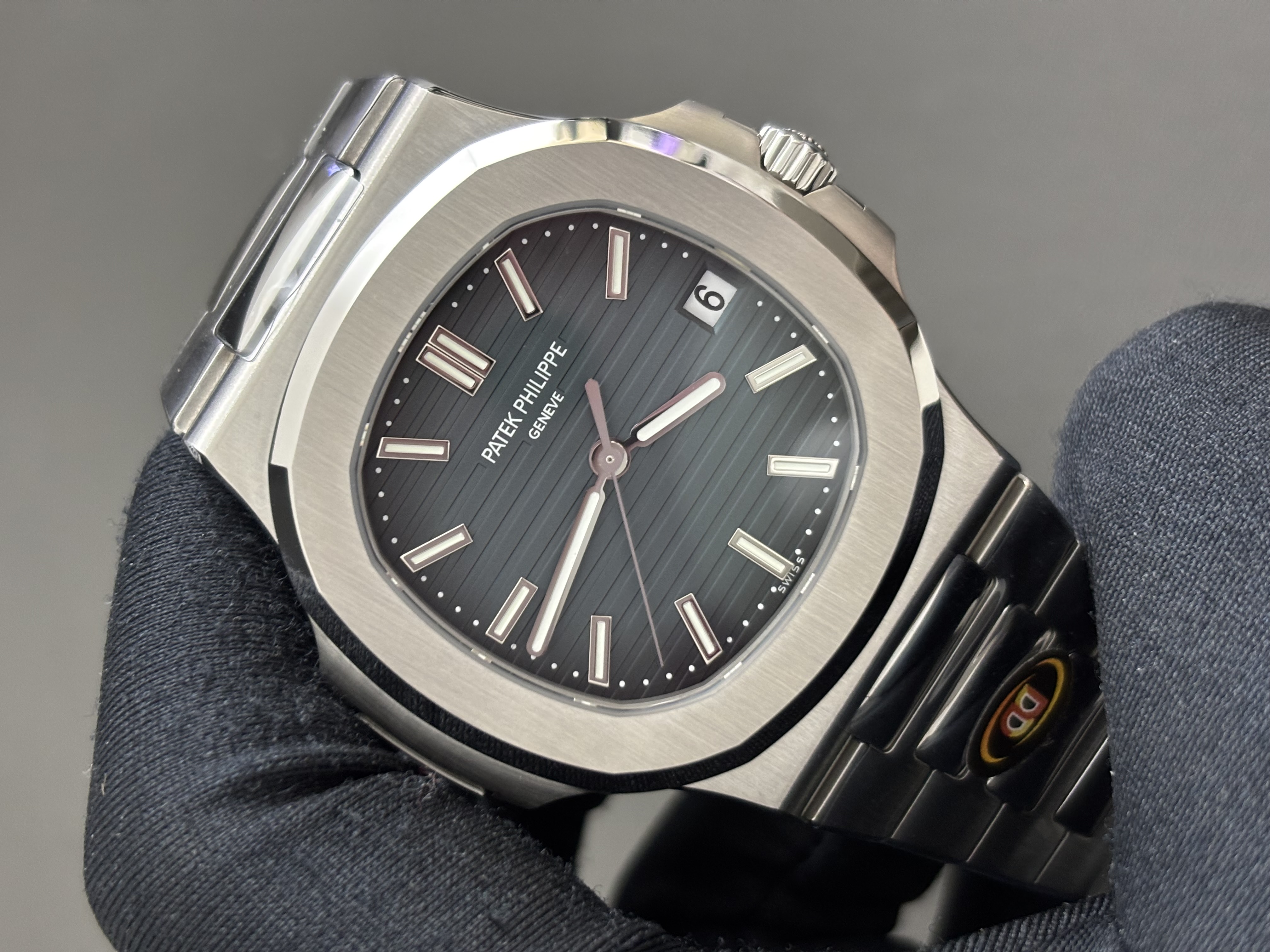 Patek Philippe Nautilus Series 5711/1A - 001