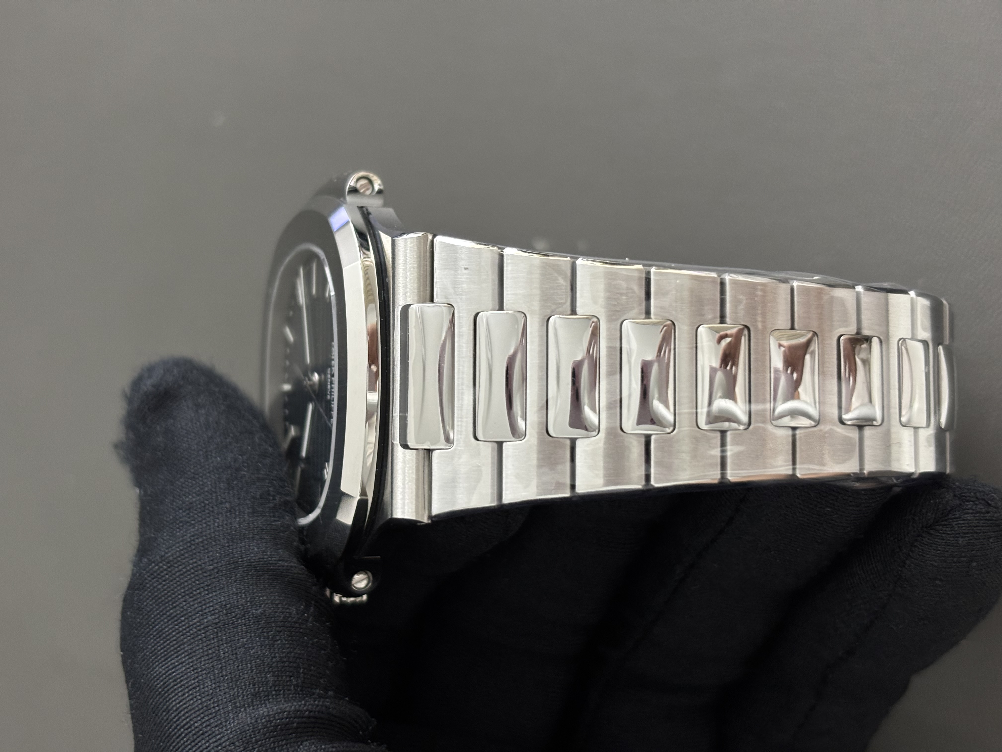 Patek Philippe Nautilus Series 5711/1A - 001