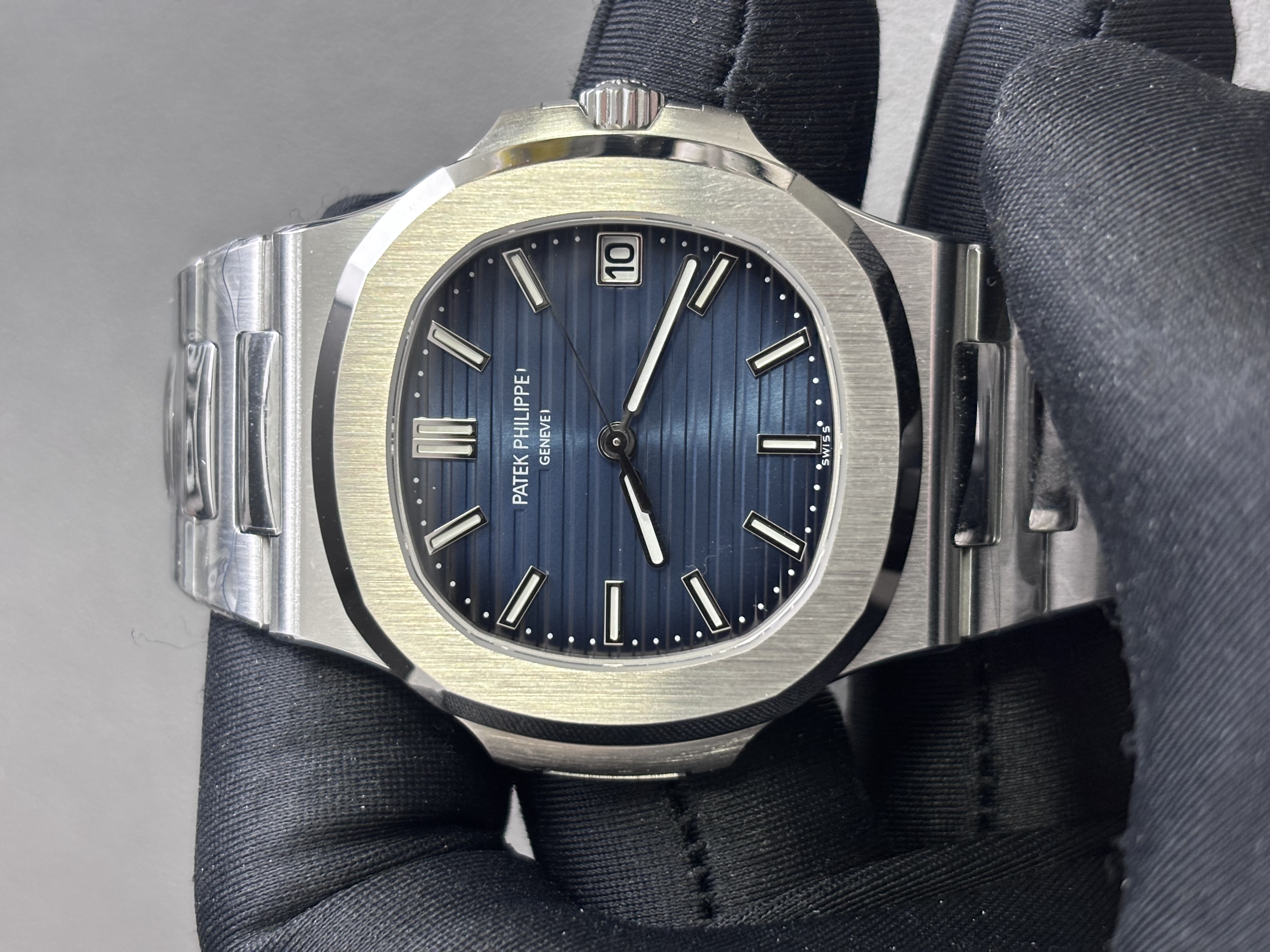 Patek Philippe 57111A - 010
