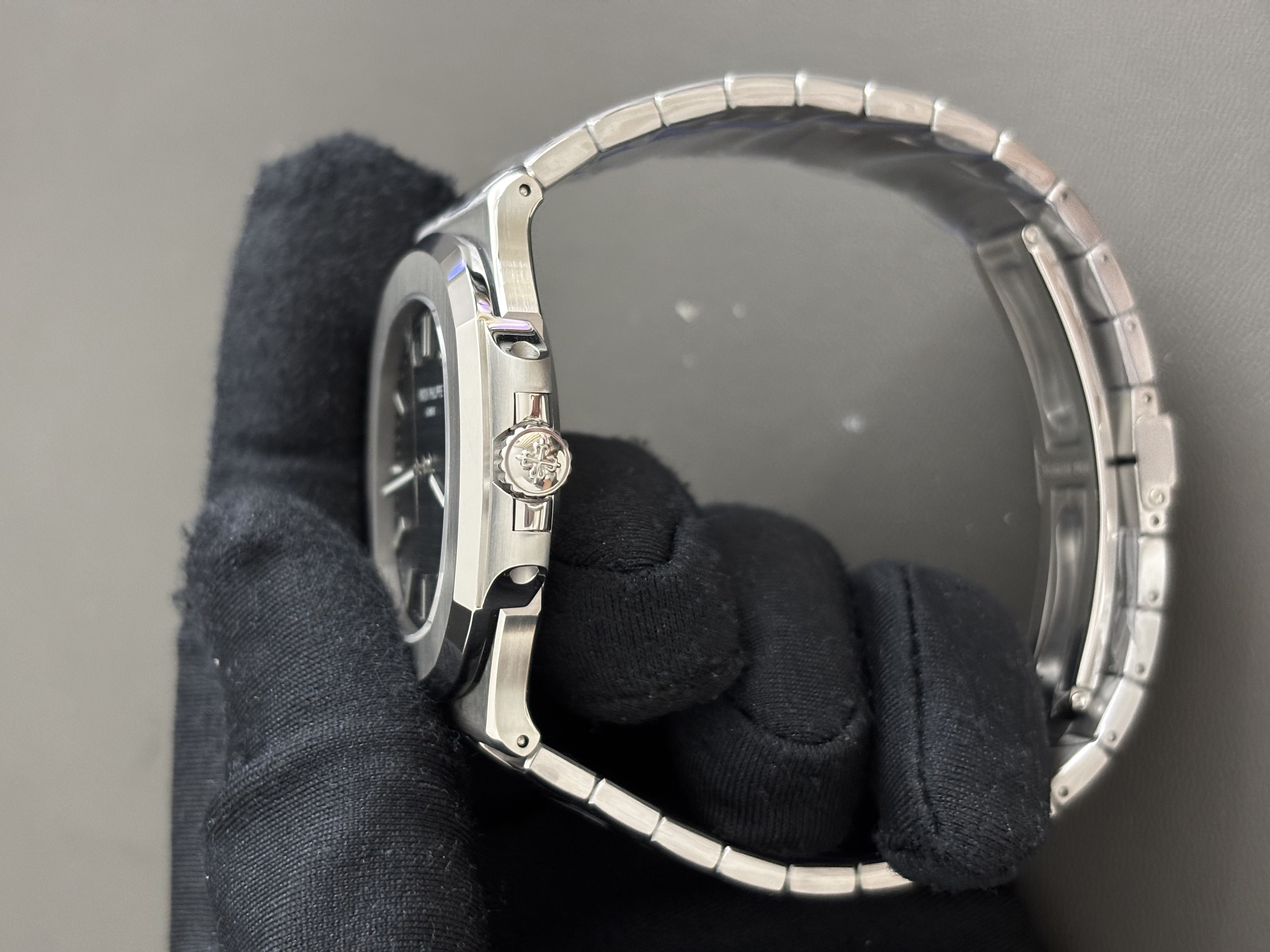 Patek Philippe Nautilus Series 5711/1A - 001