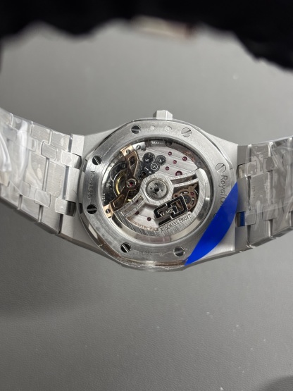 Audemars Piguet  15202PT 39MM
