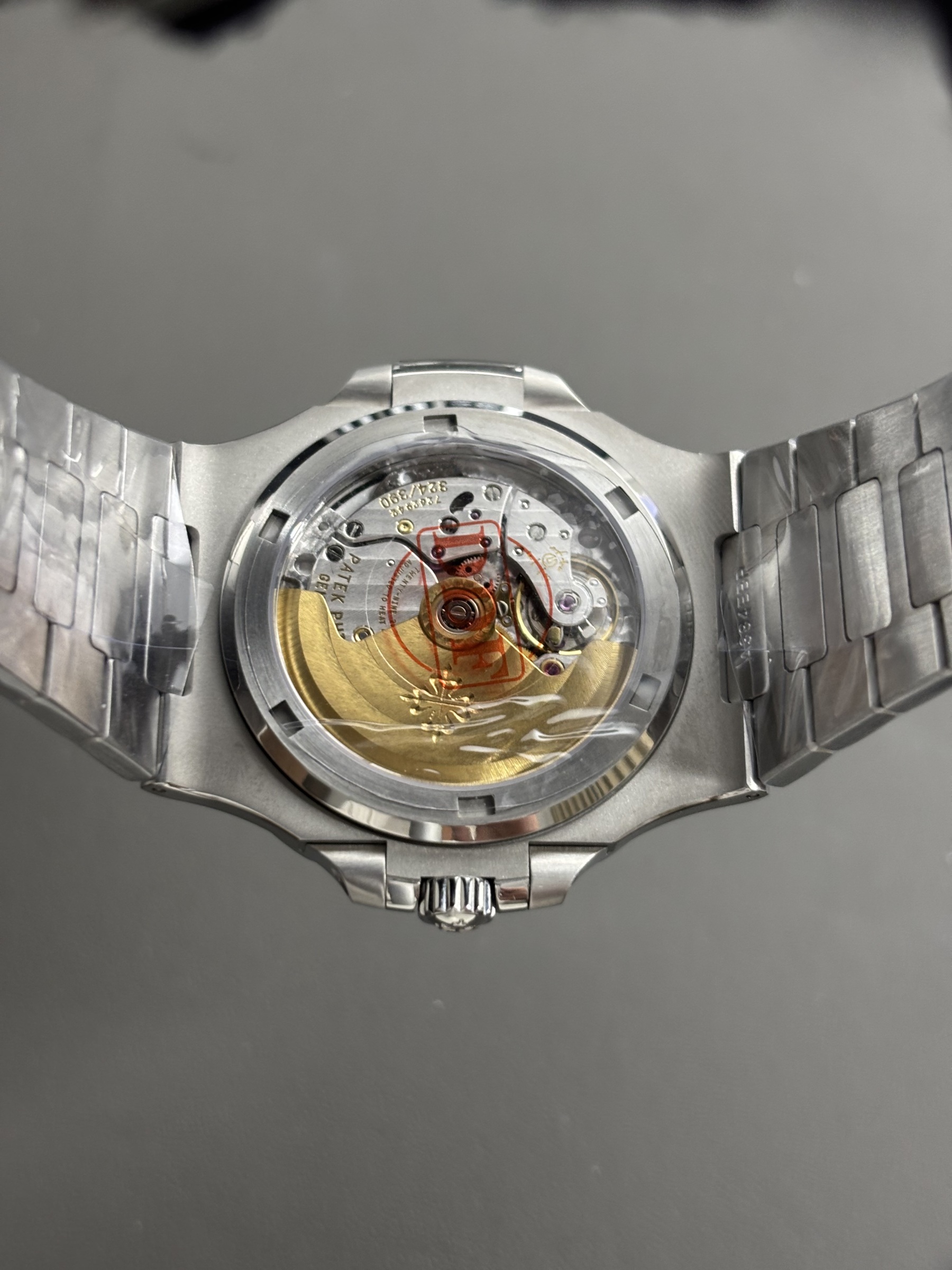 Patek Philippe Nautilus Series 5711/1A - 001