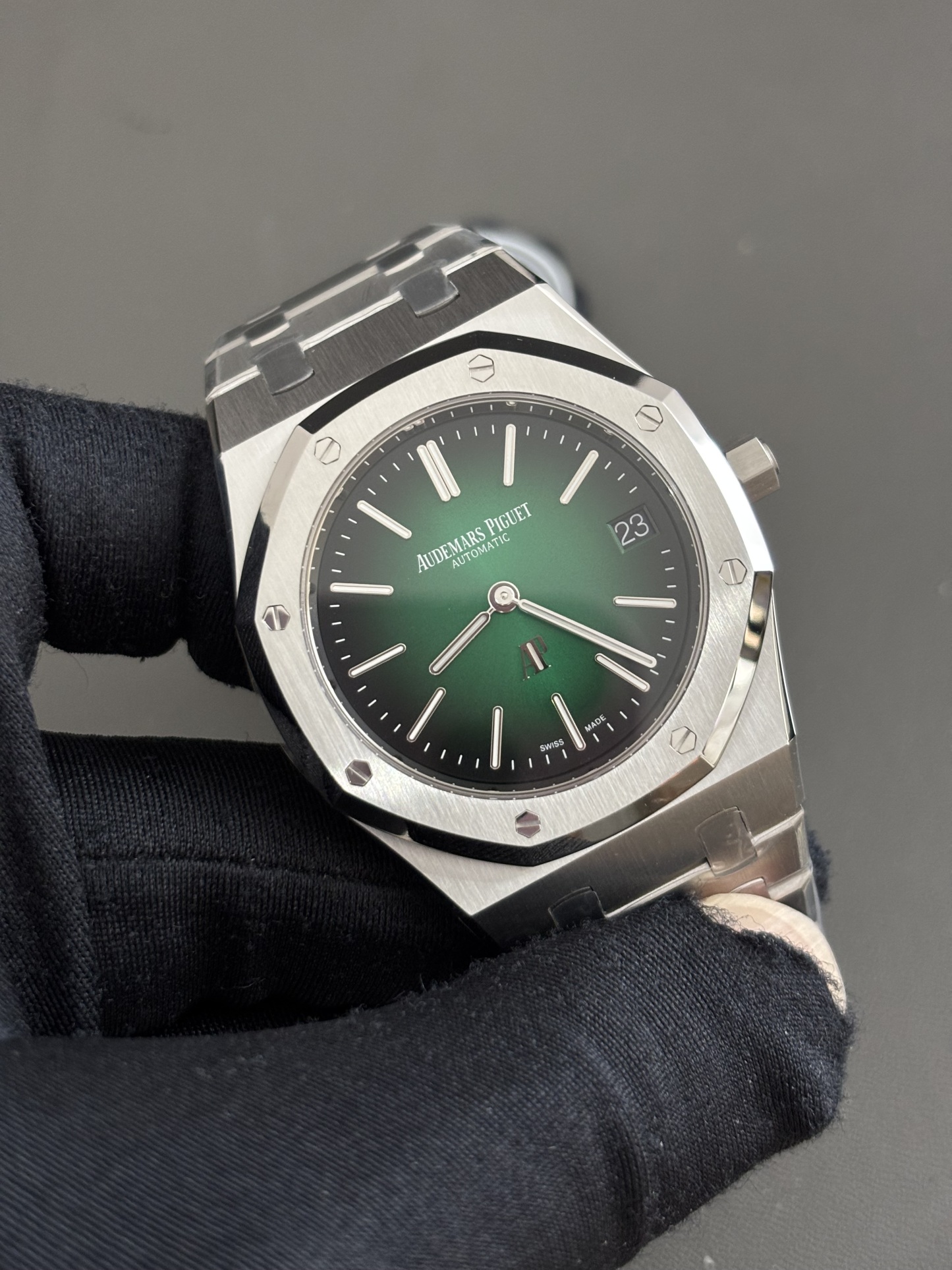 Audemars Piguet  15202PT 39MM