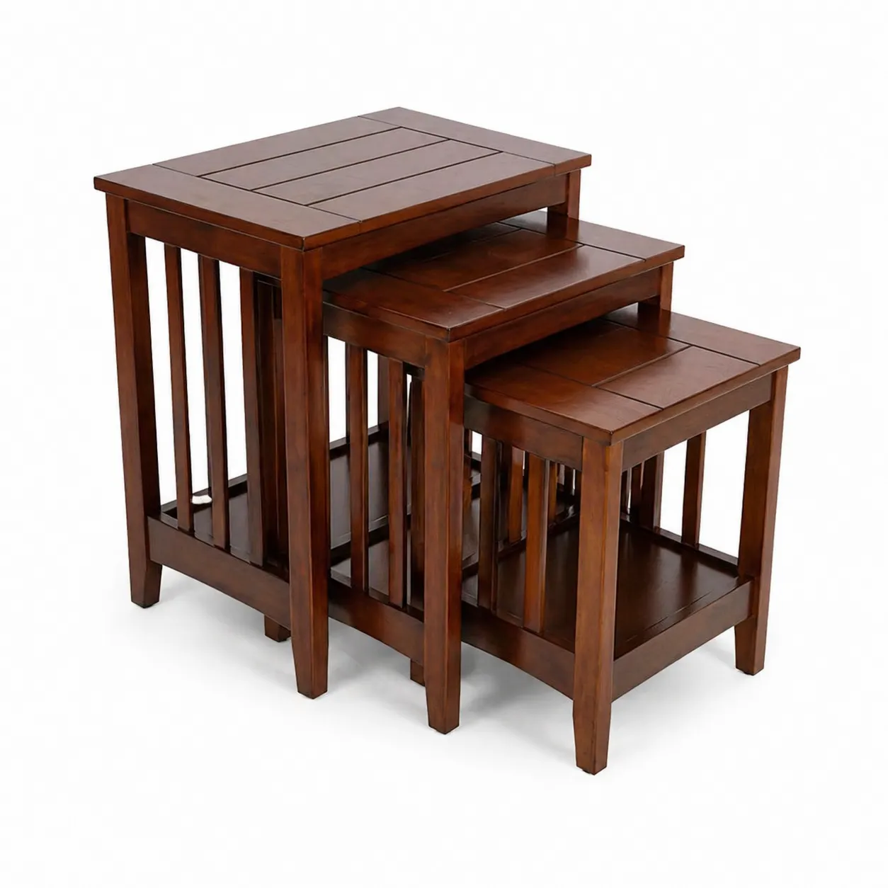 Set di tavolini impilabili in legno marrone