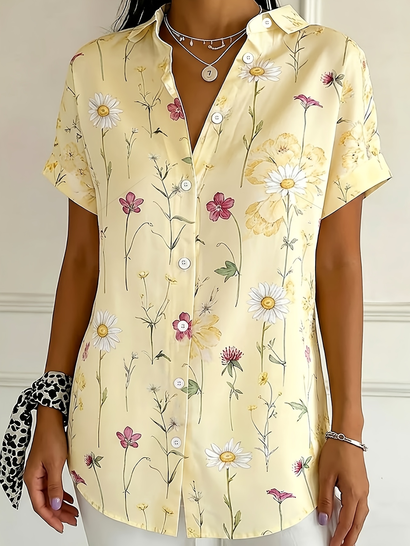 Women's Floral Print Short Sleeve Button Down Shirts, Lightweight Polyester Collared Pocket Blouses Casual Summer Loose Fit Tops