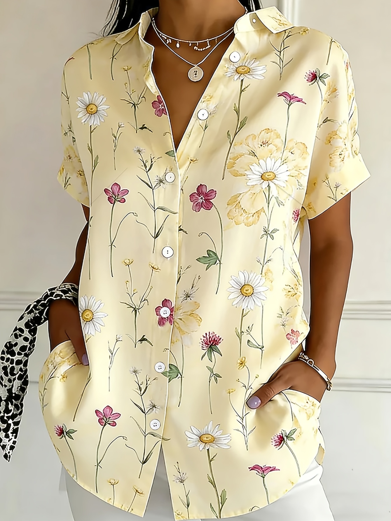 Women's Floral Print Short Sleeve Button Down Shirts, Lightweight Polyester Collared Pocket Blouses Casual Summer Loose Fit Tops
