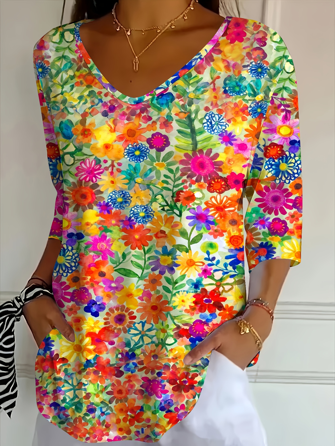 Women’s 3/4 Sleeve Floral Print Tunic Tops V Neck Loose Fit Blouse Colorful Casual Shirts for Women Lightweight Summer Fall Fashion Top