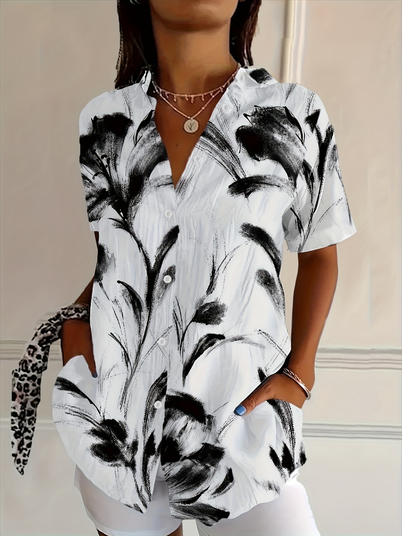 Women’s Black Ink Wash Floral Short Sleeve Button Down Shirts, Loose Lapel Collar Casual Polyester Blouse, Abstract Art Print Summer Vacation Tops