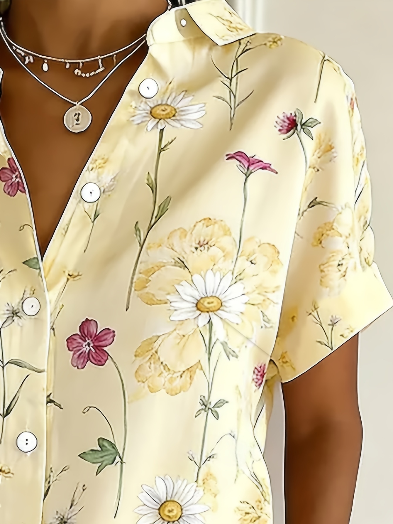 Women's Floral Print Short Sleeve Button Down Shirts, Lightweight Polyester Collared Pocket Blouses Casual Summer Loose Fit Tops