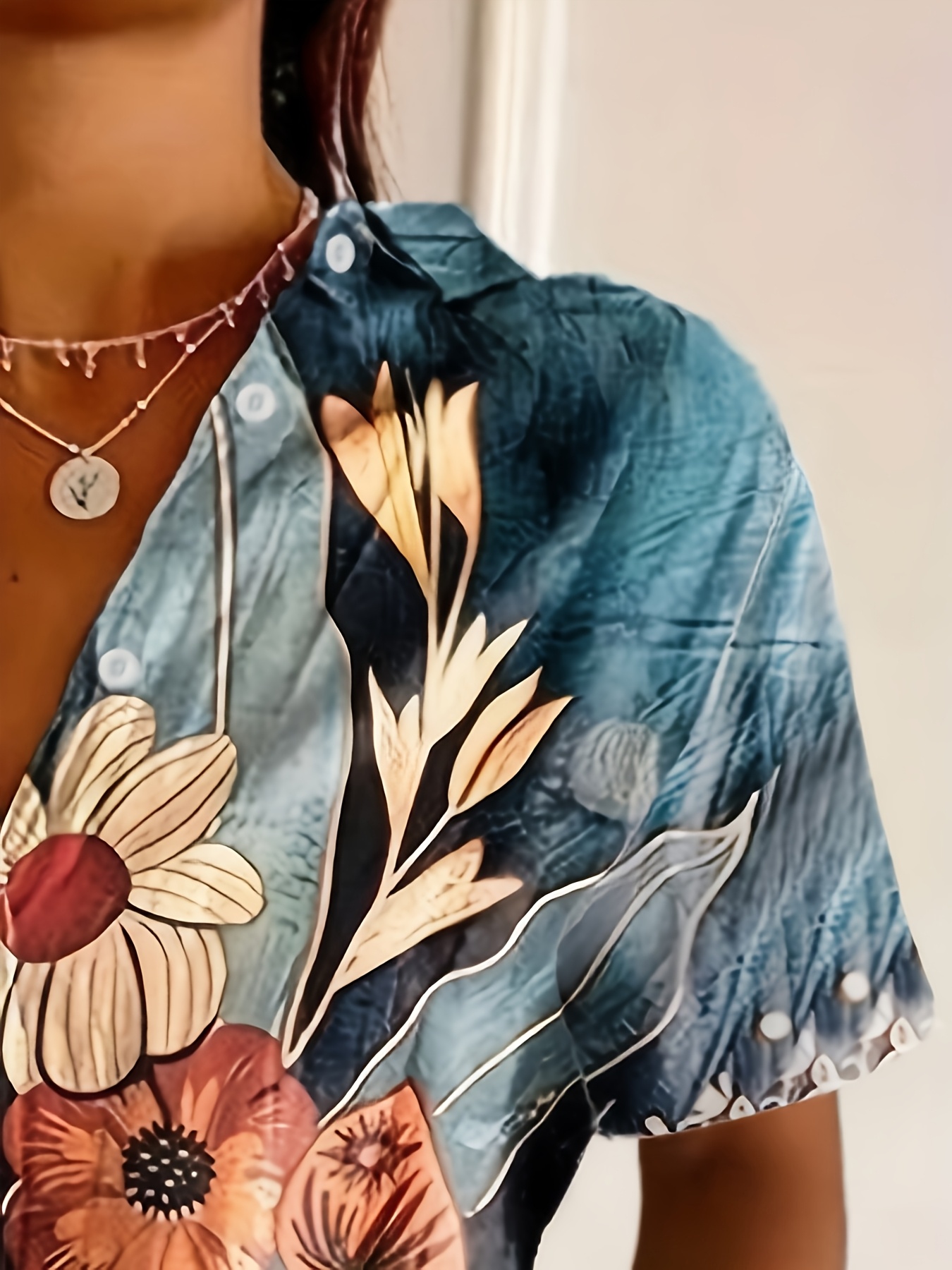 Women Vintage Dark Tropical Floral Print Short Sleeve Button Down Shirts, Lightweight Wrinkle-Free Polyester Lapel Collar Pocket Blouses, Casual Loose Summer Vacation Tops